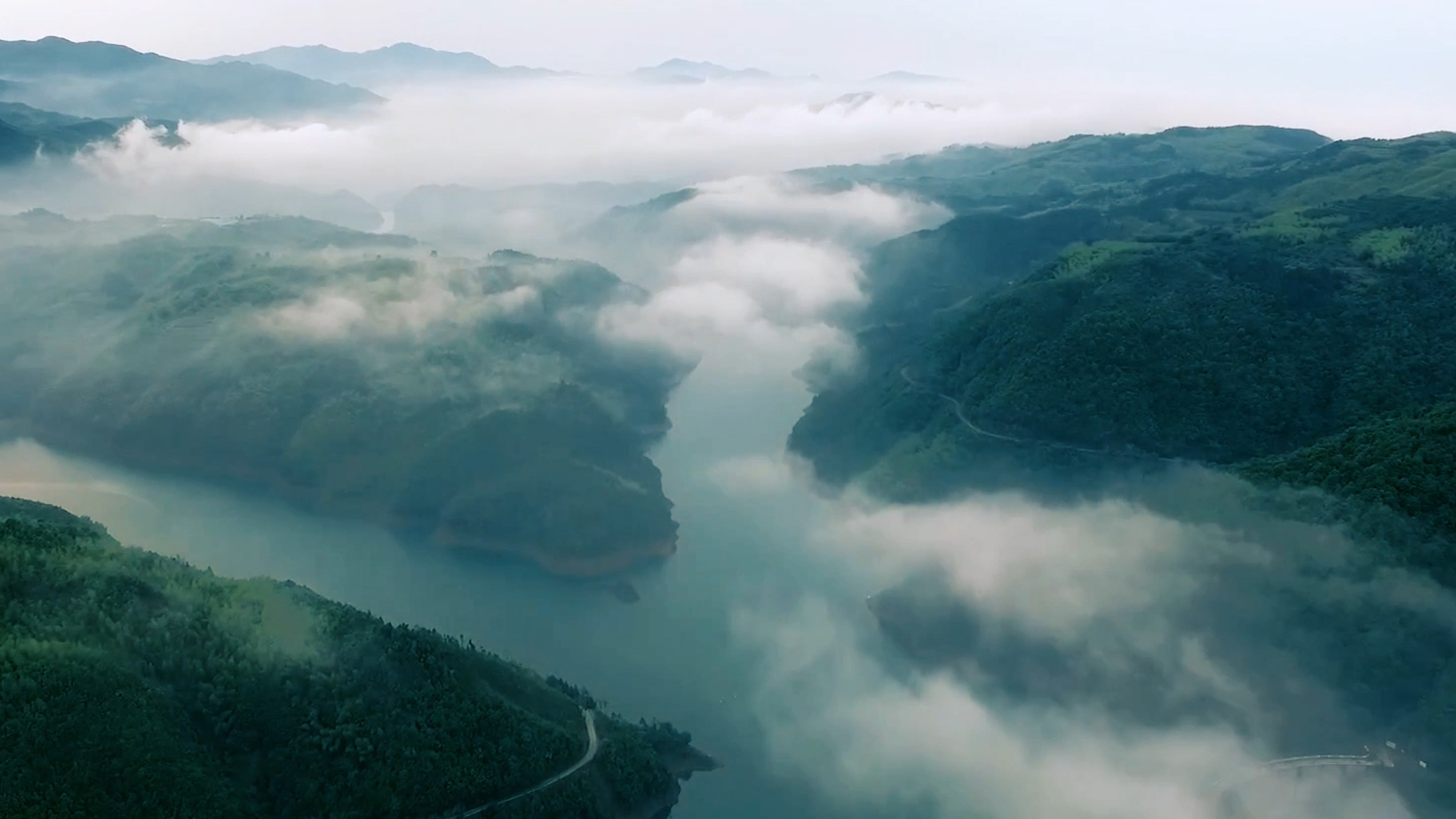 推动企业绿色治理，，，推进生态文明建设